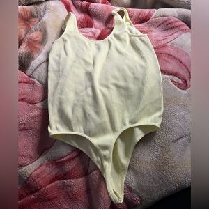 XL Colsie yellow stripe texture seamless stretch thong bodysuit